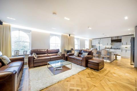 2 bedroom flat for sale, Nightingale Lane, London SW12