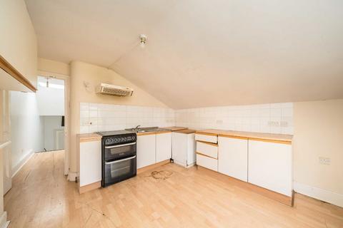 75 Sarsfeld Road, London, SW12 8HS