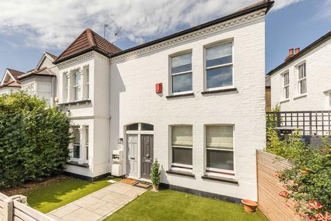 2 bedroom maisonette for sale, Criffel Avenue, London SW2