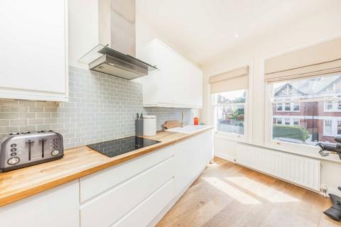 2 bedroom maisonette for sale, Criffel Avenue, London SW2