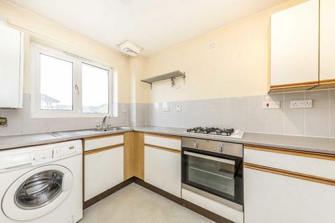 1 bedroom flat for sale, St. James's Drive, London SW12