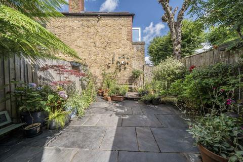 2 bedroom maisonette for sale, Emmanuel Road, London SW12