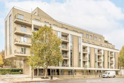 1 bedroom flat for sale, Balham High Road, London SW17