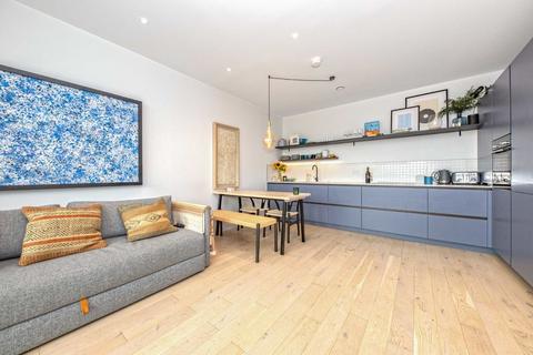 1 bedroom flat for sale, Balham High Road, London SW17