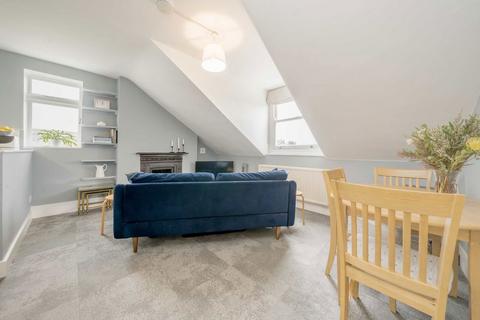 1 bedroom flat for sale, Bushnell Road, London SW17