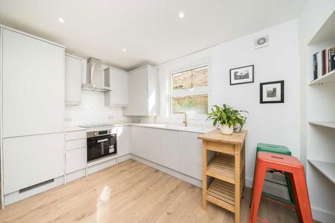 43 Midmoor Road, London, SW12 0ES