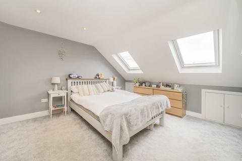 4 bedroom maisonette for sale, Ravenstone Street, London SW12