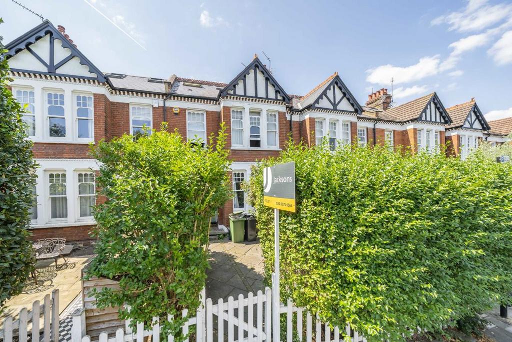 Salford Road, London SW2 3 bed flat - £2,500 pcm (£577 pw)