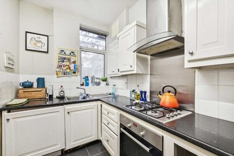 2 bedroom flat for sale, Cavendish Road, London SW12