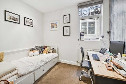 2 bedroom flat for sale, Cavendish Road, London SW12