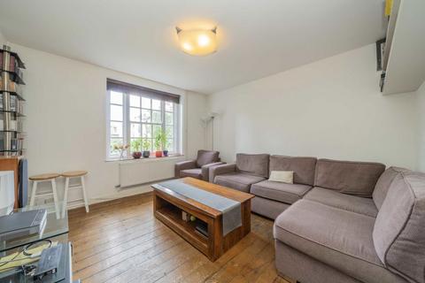 3 bedroom flat for sale, Albion Avenue, London SW8