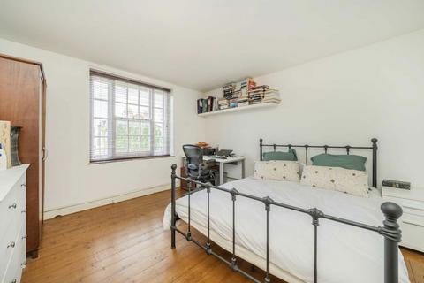 3 bedroom flat for sale, Albion Avenue, London SW8