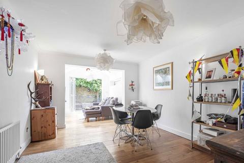 3 bedroom house for sale, Iveley Road, London SW4