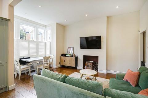 2 bedroom maisonette for sale, Lynette Avenue, London SW4