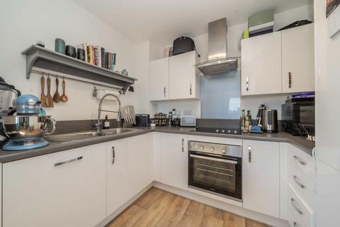 1 bedroom flat for sale, Loughborough Park, London SW9