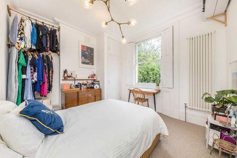 2 bedroom flat for sale, Loughborough Park, London SW9