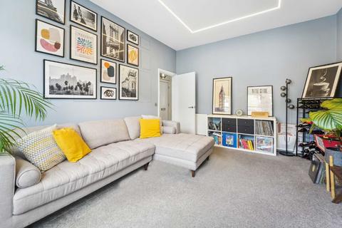 1 bedroom flat for sale, Lambert Road, London SW2