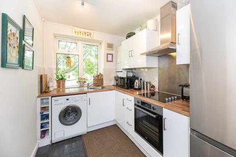 3 bedroom flat for sale, St. Alphonsus Road, London SW4