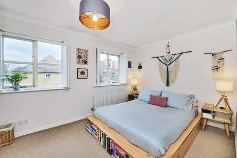 7 Arborfield Close, London, SW2 3NX