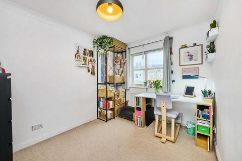 7 Arborfield Close, London, SW2 3NX