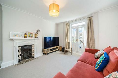 3 bedroom flat for sale, Cautley Avenue, London SW4