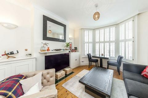 2 bedroom flat to rent, Ballater Road, London SW2