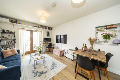 1 bedroom flat for sale, Old Station Way, London SW4