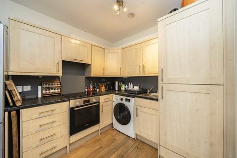 1 bedroom flat for sale, Old Station Way, London SW4