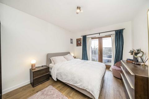 1 bedroom flat for sale, Old Station Way, London SW4