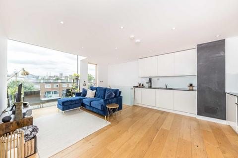 1 bedroom flat for sale, Wandsworth Road, London SW8