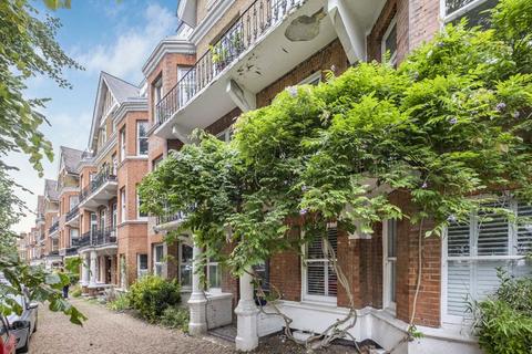 3 bedroom flat for sale, Cavendish Gardens, London SW4