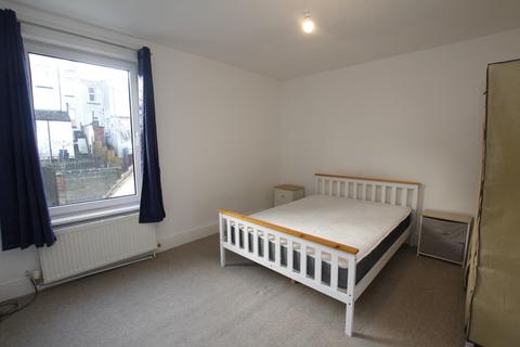 2 bedroom terraced house to rent, Dryden Street, Town Centre, SN1