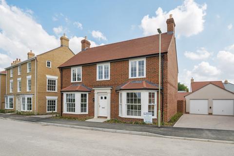 4 bedroom detached house for sale, Mountbatten Park, Hoe Lane, North Baddesley, Hampshire, SO52