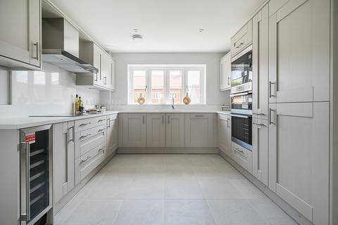4 bedroom detached house for sale, Mountbatten Park, Hoe Lane, North Baddesley, Hampshire, SO52
