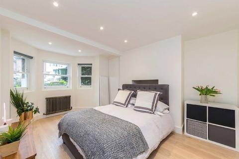 54a Drewstead Road, London, SW16 1AG