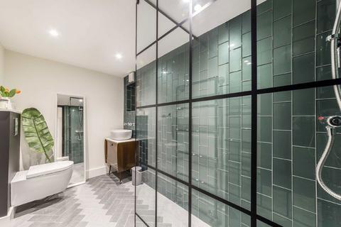 54a Drewstead Road, London, SW16 1AG