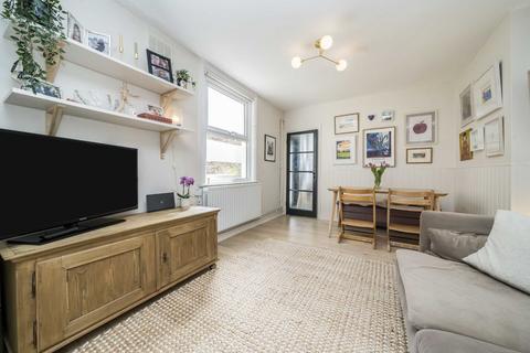 2 bedroom flat for sale, Buckleigh Road, London SW16