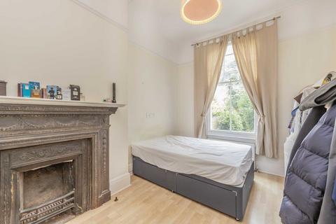 2 bedroom flat for sale, Telford Avenue, London SW2