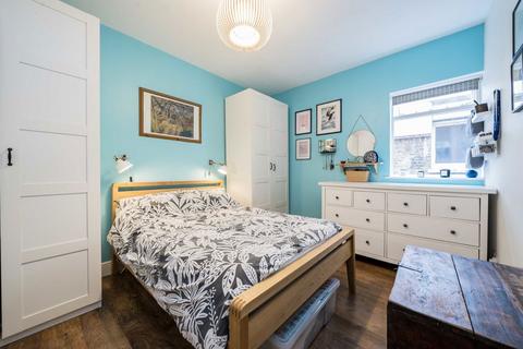 2 bedroom flat for sale, Prentis Road, London SW16