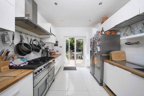 4 bedroom semi-detached house for sale, Arragon Gardens, London SW16