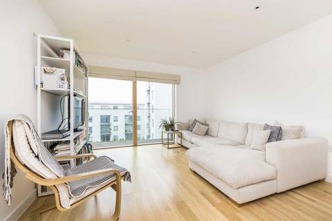 2 bedroom flat for sale, Streatham High Road, London SW16