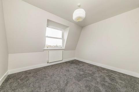 2 bedroom flat for sale, Lewin Road, London SW16