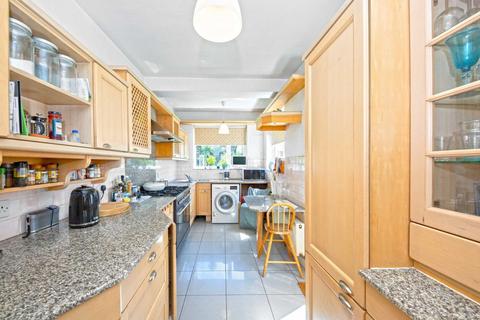 3 bedroom house for sale, Gibsons Hill, London SW16