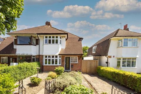 3 bedroom house for sale, Gibsons Hill, London SW16