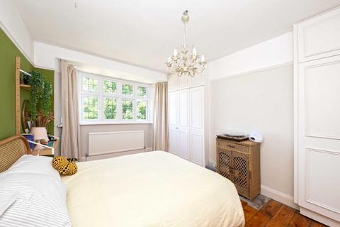 3 bedroom house for sale, Gibsons Hill, London SW16