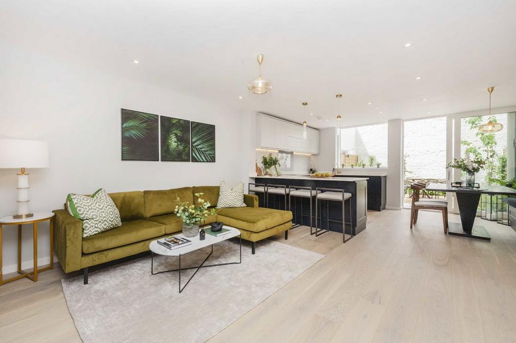 Knights Hill, London SE27 4 bed house for sale £700,000