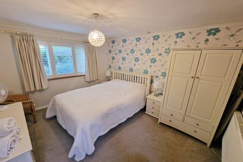 1 bedroom detached bungalow to rent, Lytchett Minster