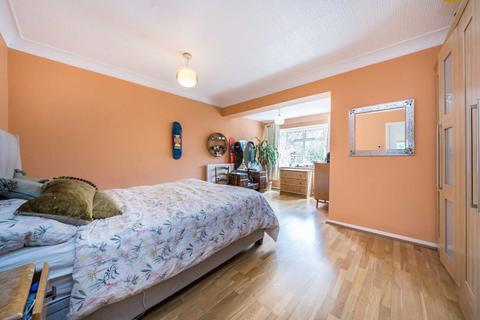 44 Woodfield Avenue, London, SW16 1LG