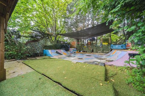 44 Woodfield Avenue, London, SW16 1LG