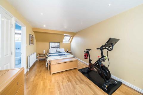 86 Wyatt Park Road, London, SW2 3TP